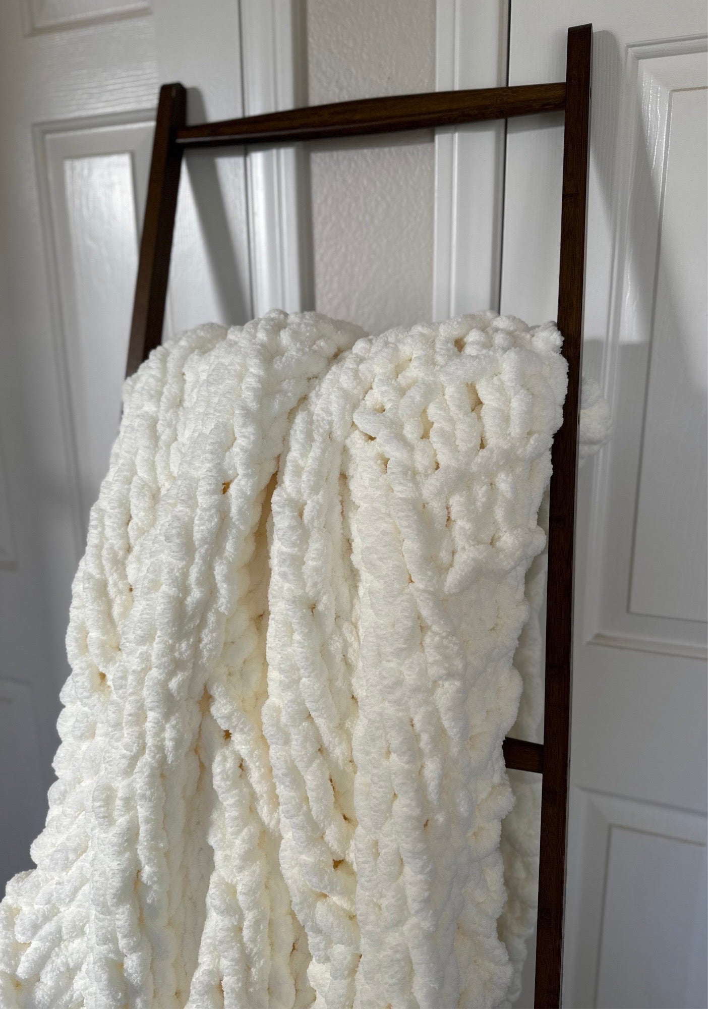 Lu home Oversized Plush Chunky Cable Knit Blanket