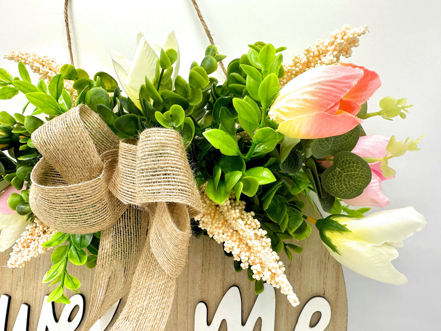 Lu home Interchangeable Welcome Sign with Attached Wreath & Ornaments