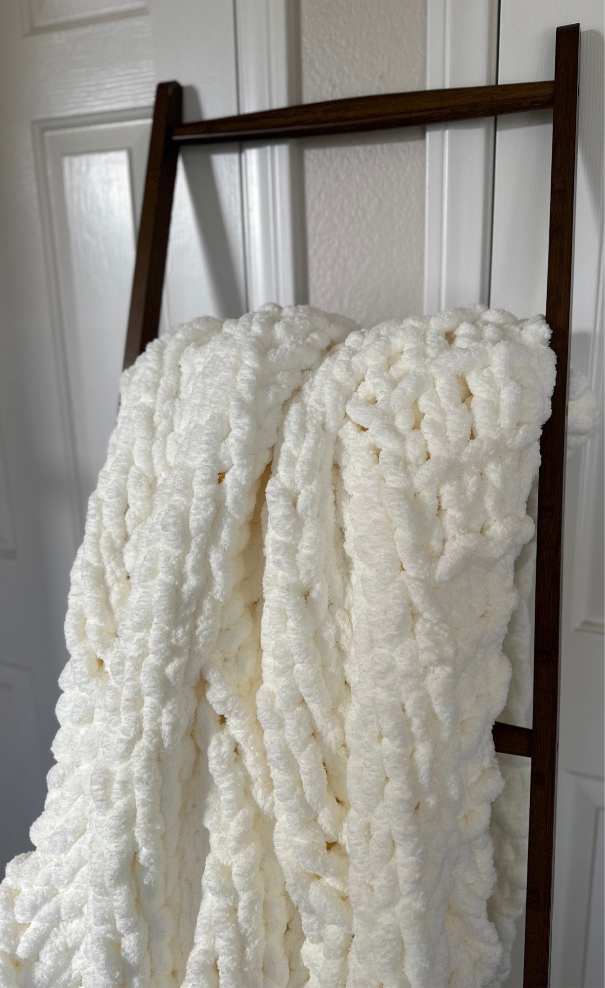 Lu home Oversized Plush Chunky Cable Knit Blanket
