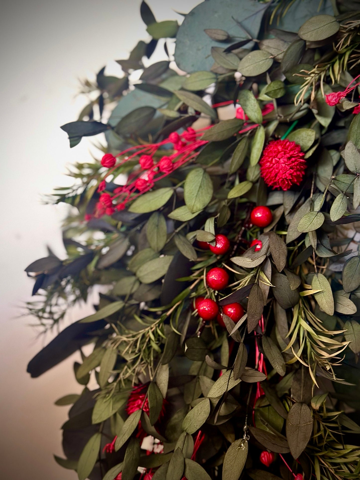 Lu home The Balsam & Berry Wreath