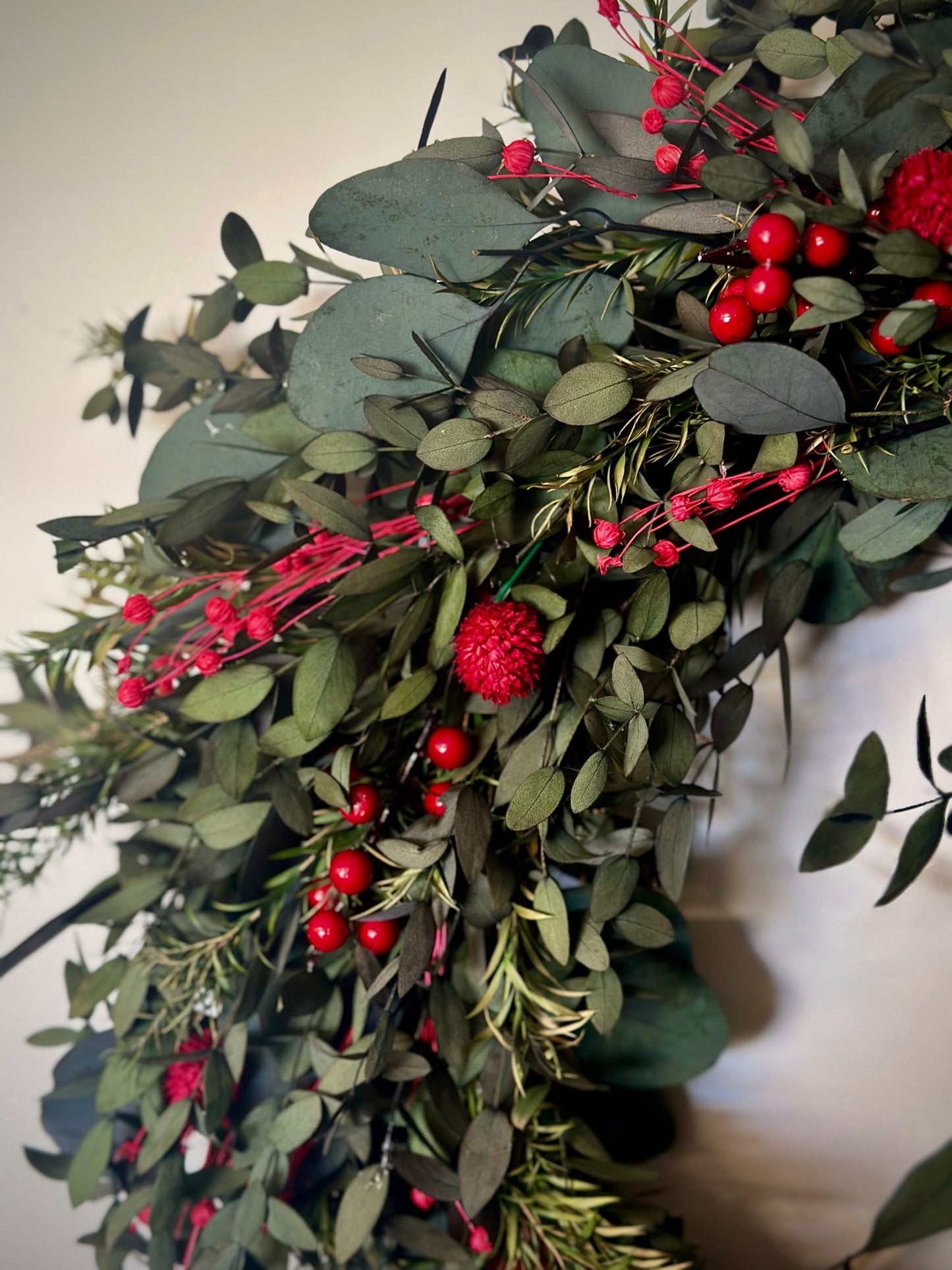 Lu home The Balsam & Berry Wreath