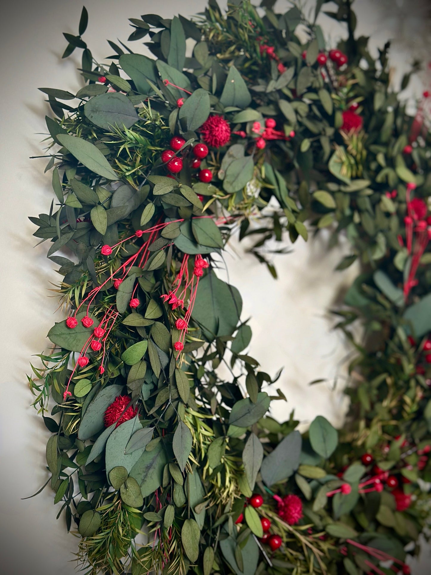 Lu home The Balsam & Berry Wreath