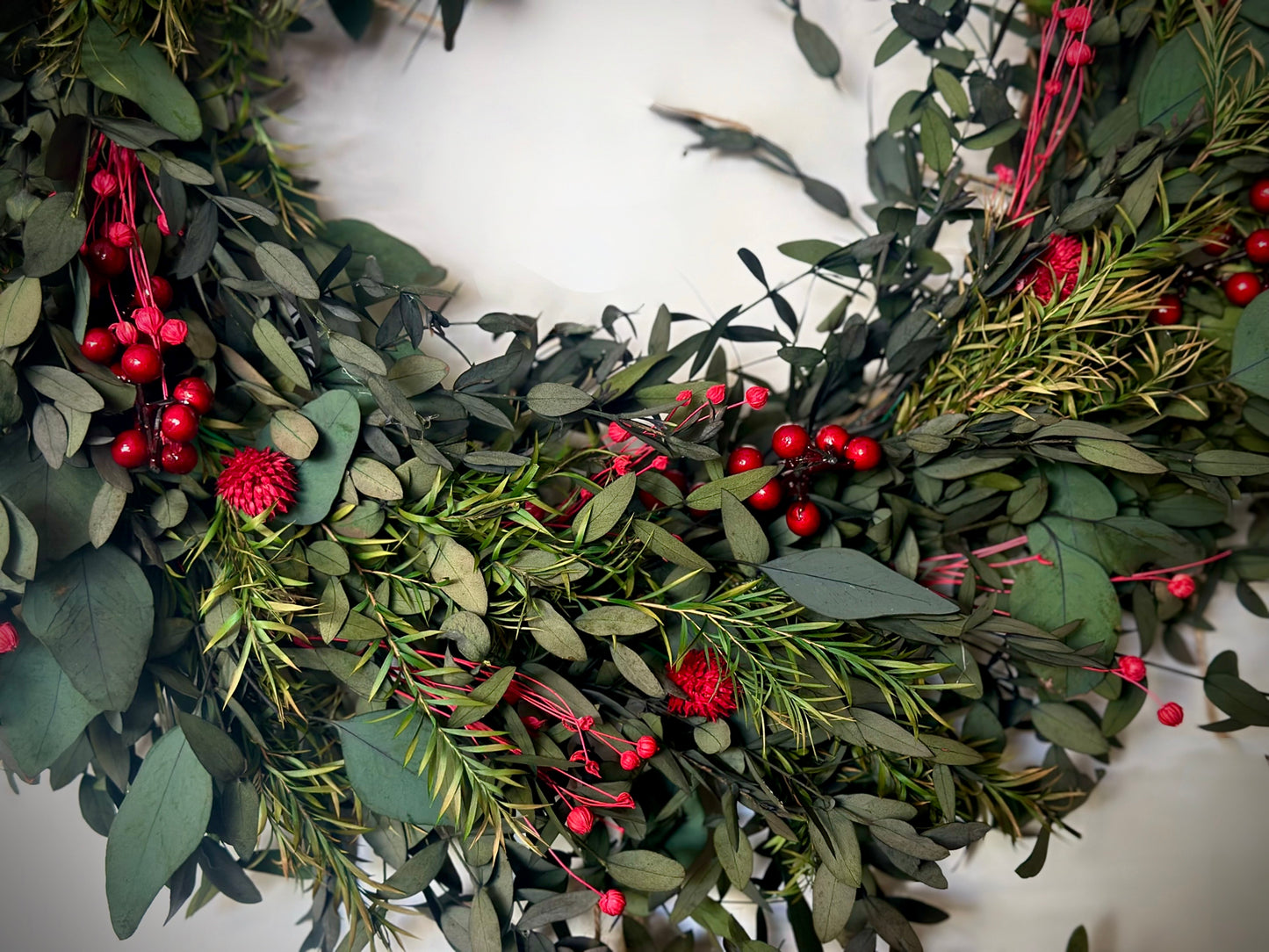 Lu home The Balsam & Berry Wreath