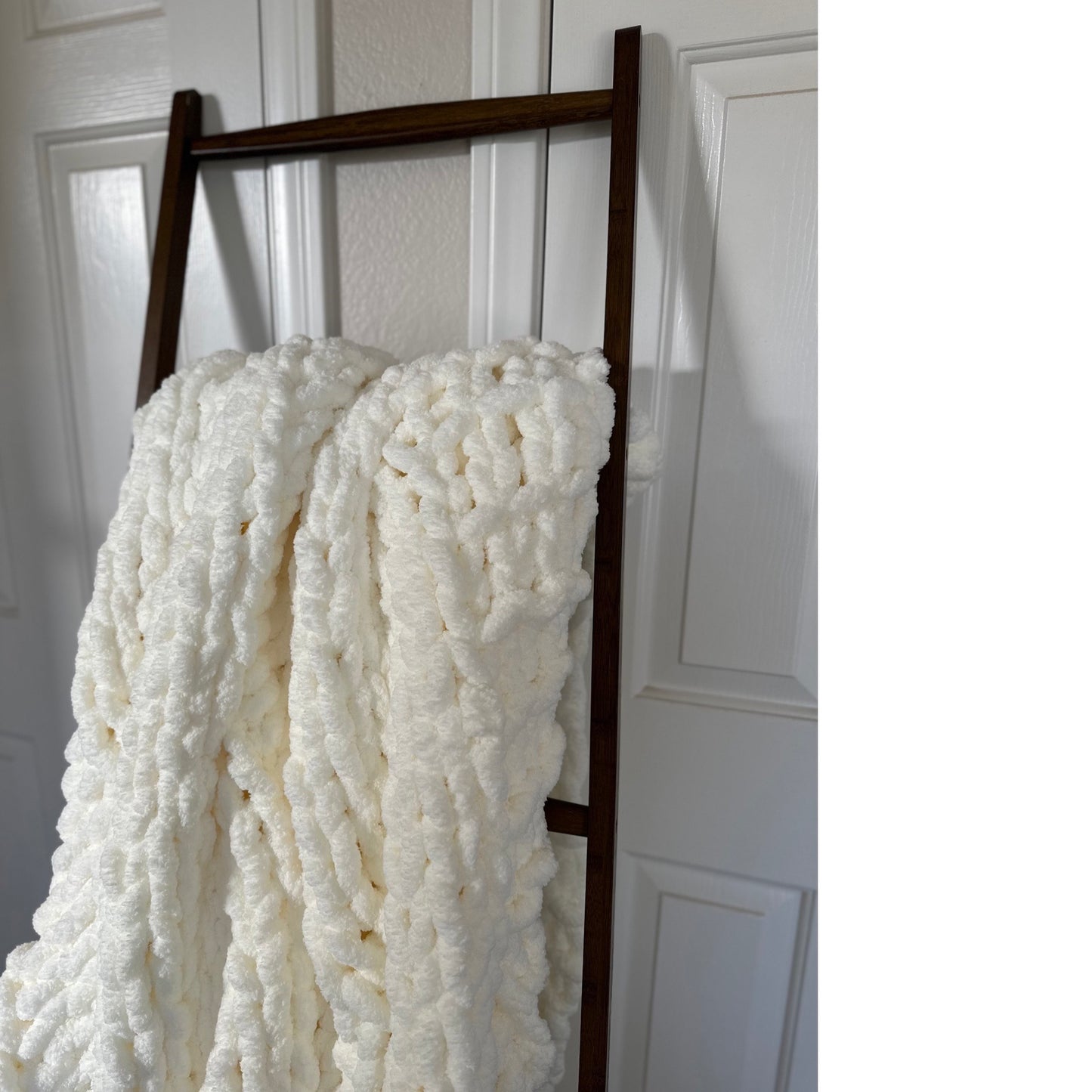 Lu home Oversized Plush Chunky Cable Knit Blanket